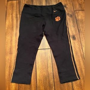 Nike leggings 3/4 length.  Size small. Clemson